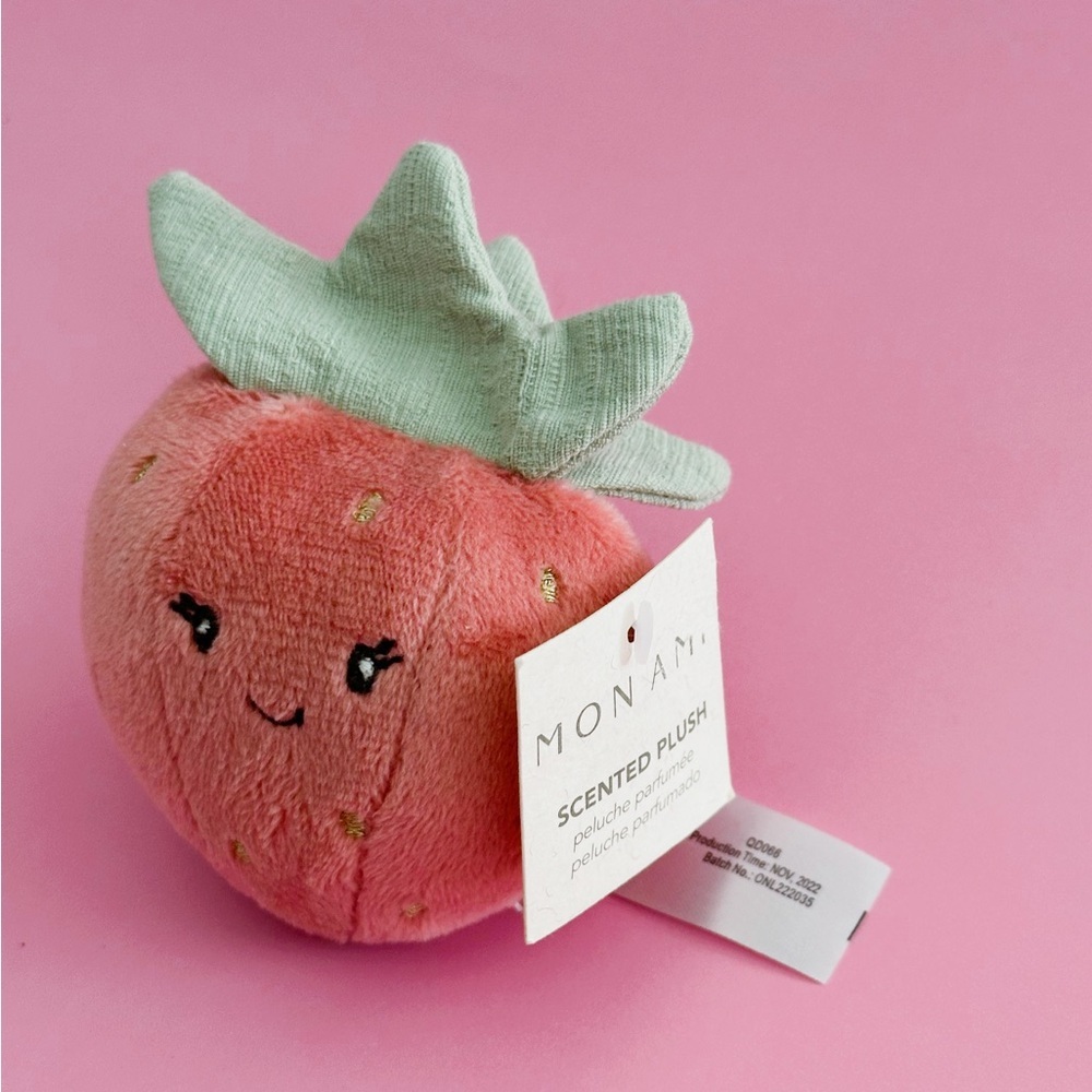 MON AMI - Strawberry Scented Plush Toy - Picture 5 of 14